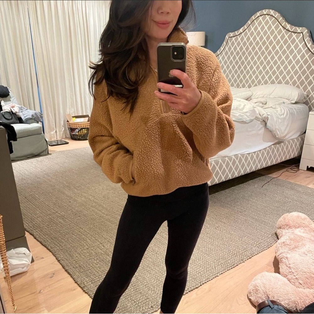Aritzia TNA Sherpa pullover